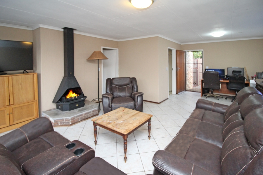 3 Bedroom Property for Sale in Sundowner Gauteng