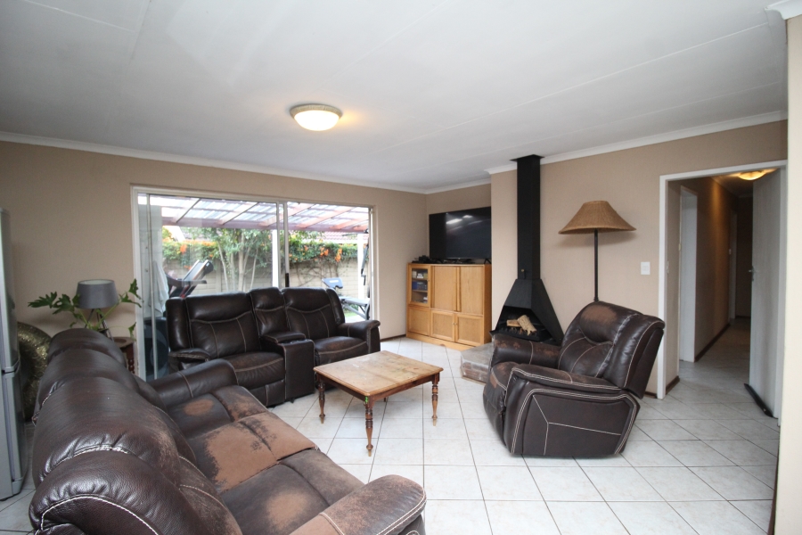 3 Bedroom Property for Sale in Sundowner Gauteng