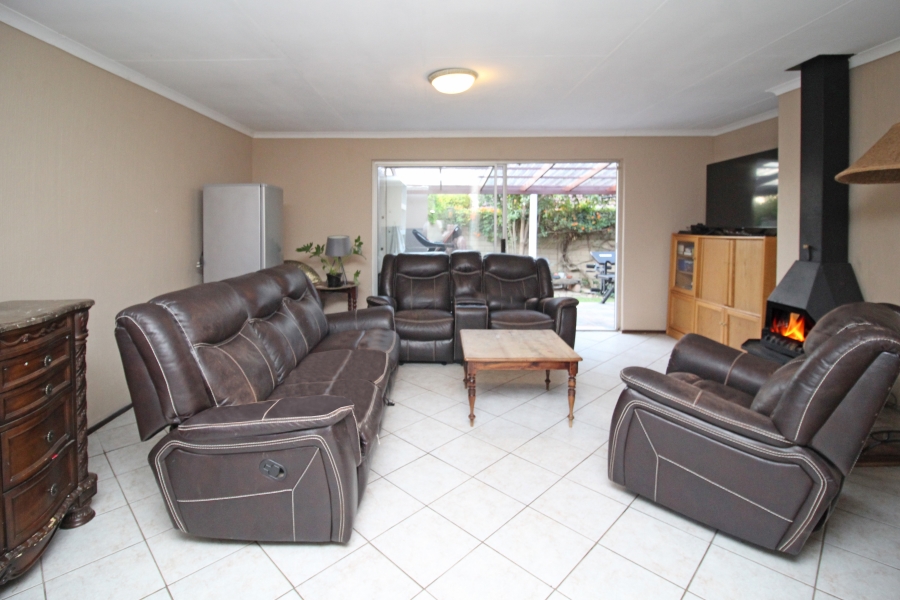 3 Bedroom Property for Sale in Sundowner Gauteng