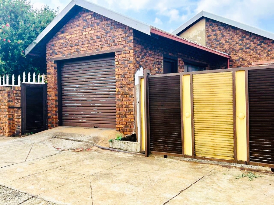 3 Bedroom Property for Sale in Vosloorus Ext 8 Gauteng