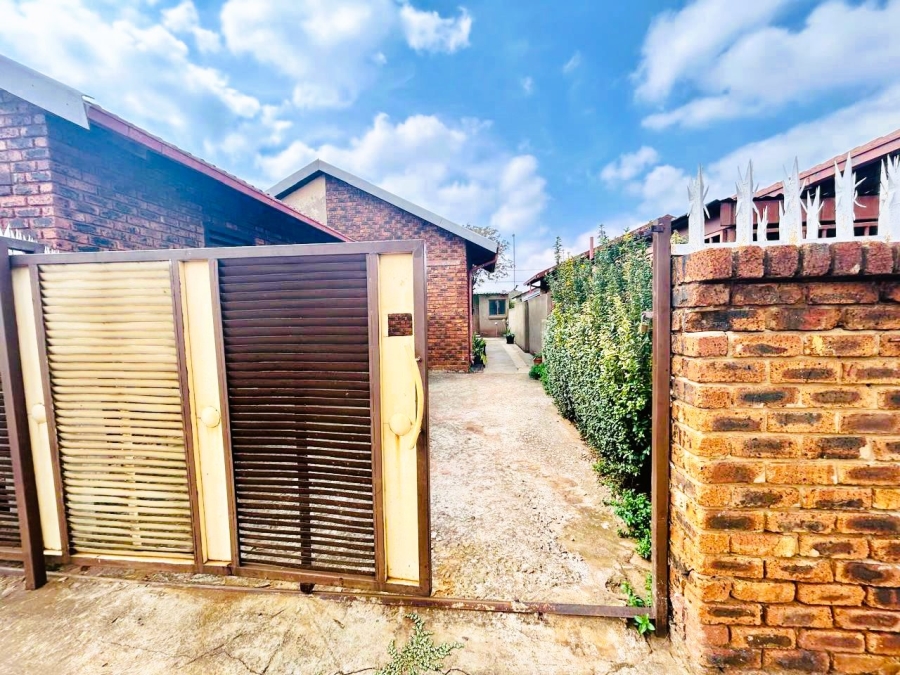 3 Bedroom Property for Sale in Vosloorus Ext 8 Gauteng