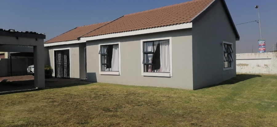 3 Bedroom Property for Sale in Sonneveld Gauteng