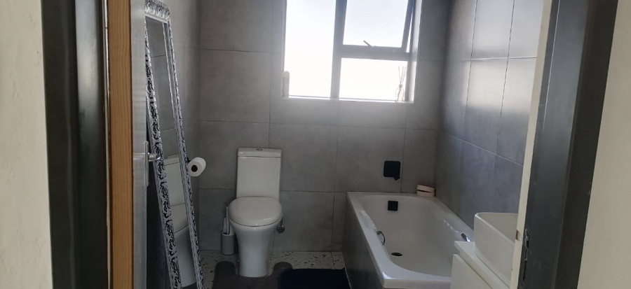 3 Bedroom Property for Sale in Sonneveld Gauteng