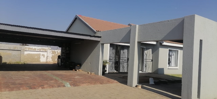 3 Bedroom Property for Sale in Sonneveld Gauteng