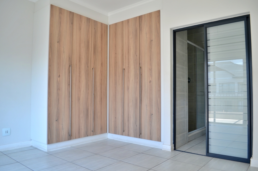 2 Bedroom Property for Sale in Waterfall Gauteng