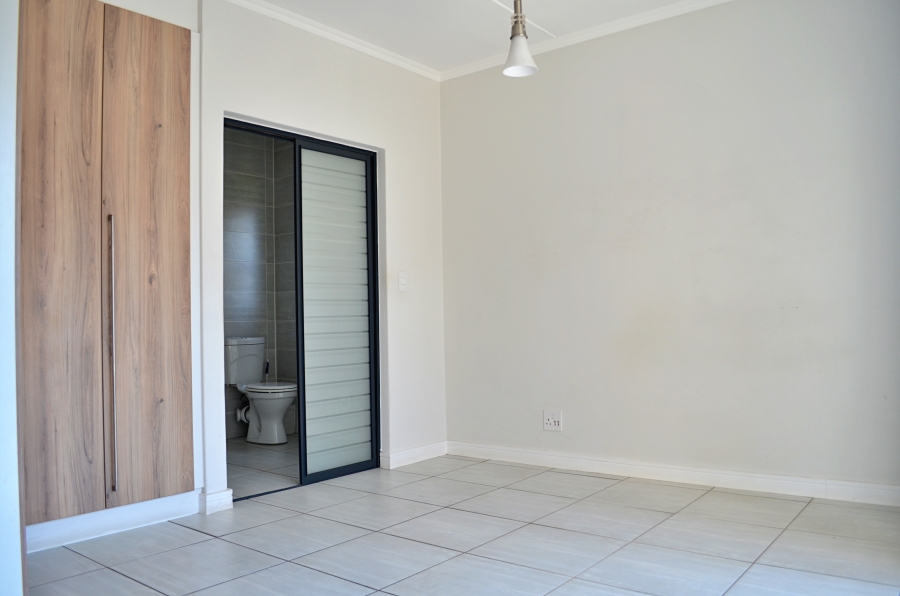 2 Bedroom Property for Sale in Waterfall Gauteng