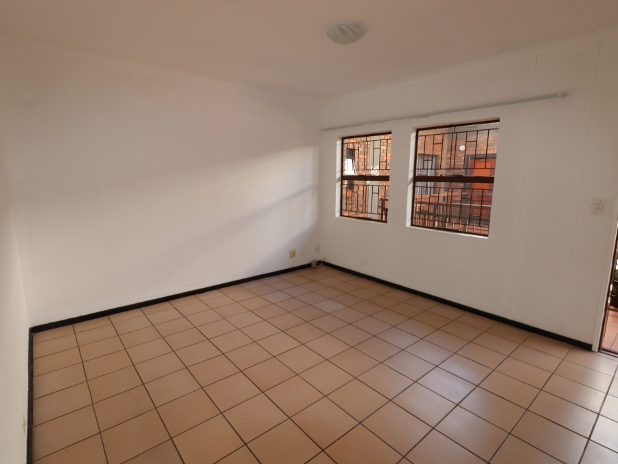 2 Bedroom Property for Sale in Nimrod Park Gauteng