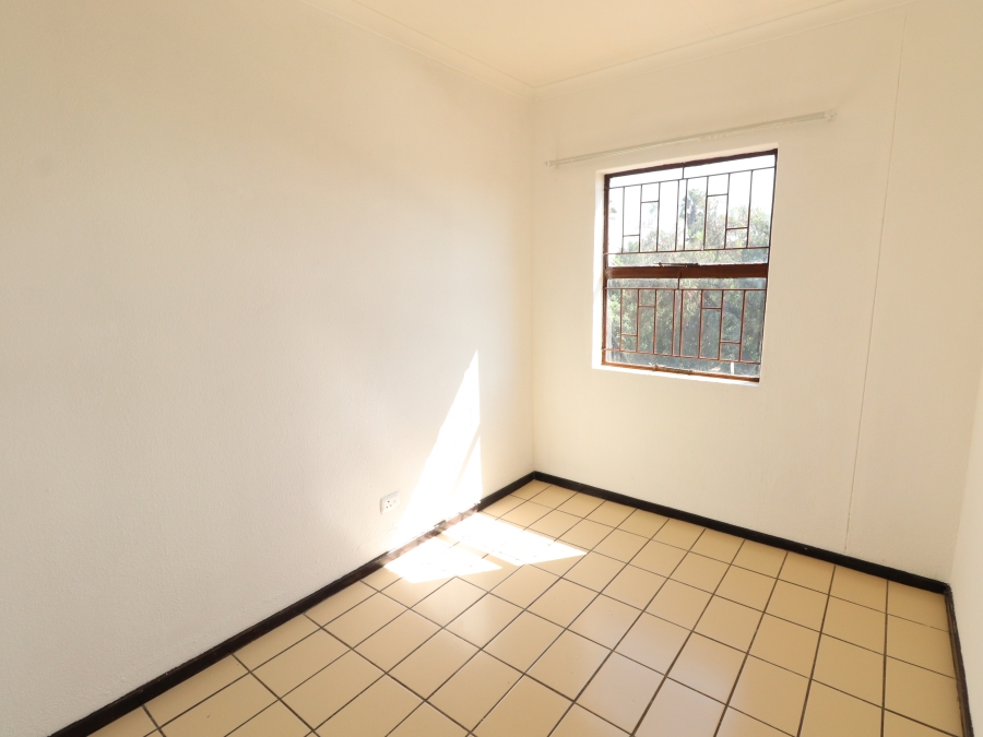 2 Bedroom Property for Sale in Nimrod Park Gauteng