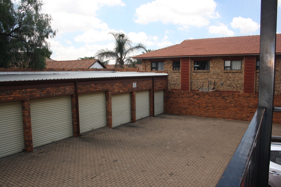 2 Bedroom Property for Sale in Nimrod Park Gauteng