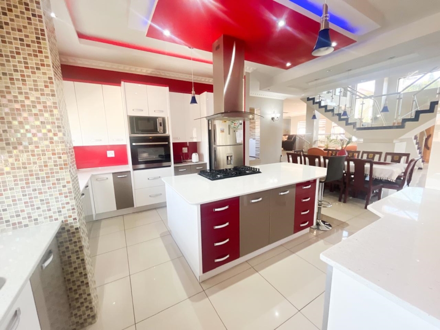 5 Bedroom Property for Sale in Blue Valley Golf Estate Gauteng