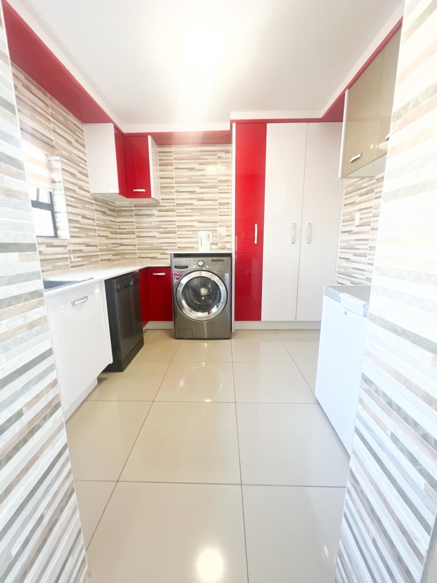 5 Bedroom Property for Sale in Blue Valley Golf Estate Gauteng