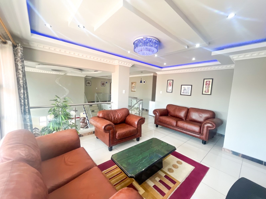 5 Bedroom Property for Sale in Blue Valley Golf Estate Gauteng