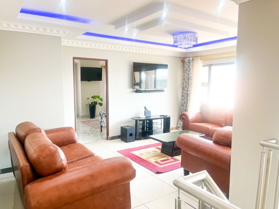5 Bedroom Property for Sale in Blue Valley Golf Estate Gauteng