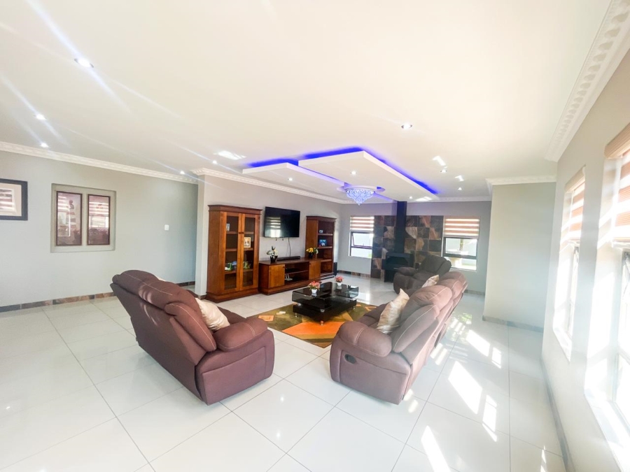 5 Bedroom Property for Sale in Blue Valley Golf Estate Gauteng