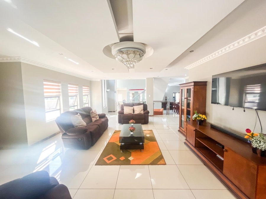 5 Bedroom Property for Sale in Blue Valley Golf Estate Gauteng