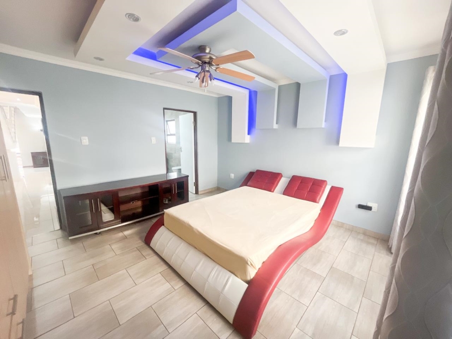 5 Bedroom Property for Sale in Blue Valley Golf Estate Gauteng