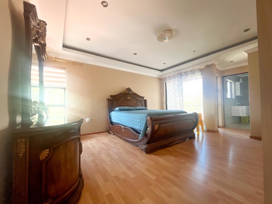5 Bedroom Property for Sale in Blue Valley Golf Estate Gauteng