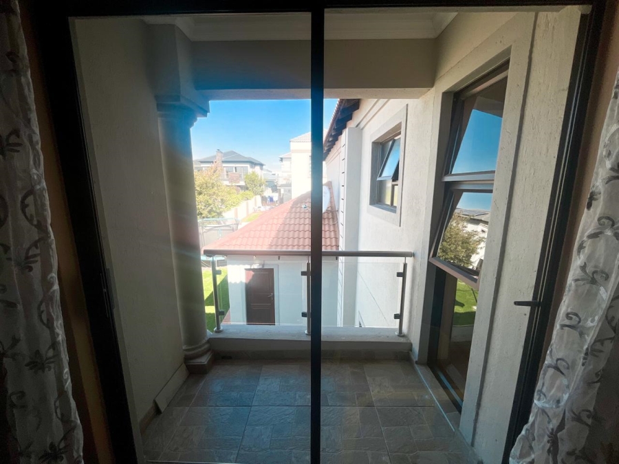 5 Bedroom Property for Sale in Blue Valley Golf Estate Gauteng