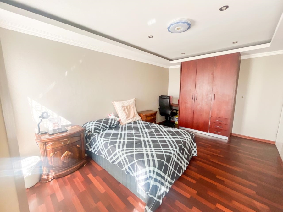 5 Bedroom Property for Sale in Blue Valley Golf Estate Gauteng