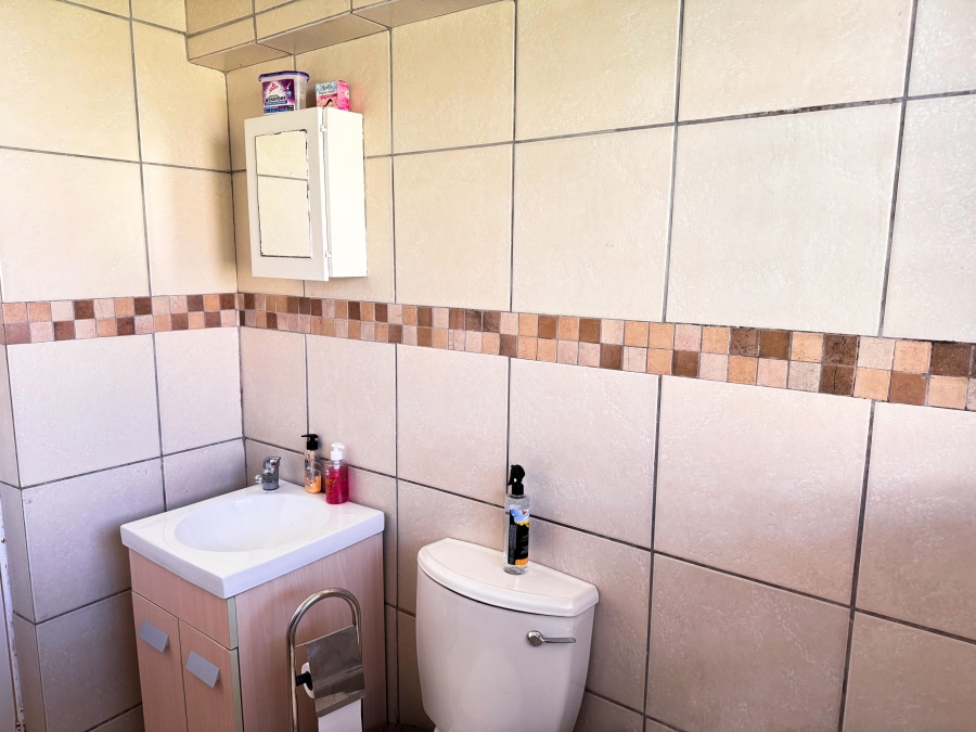 To Let 2 Bedroom Property for Rent in Ferndale Gauteng