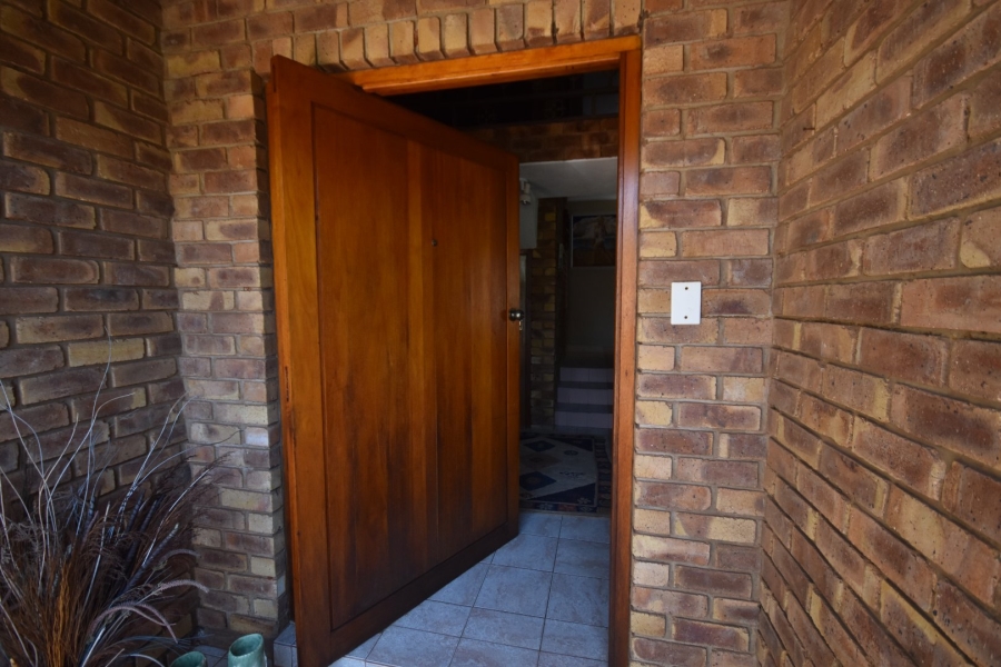 5 Bedroom Property for Sale in Montana Park Gauteng