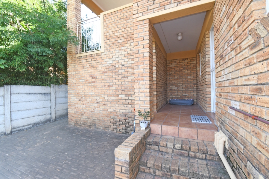 1 Bedroom Property for Sale in North Riding Gauteng