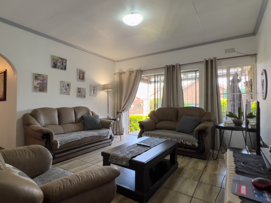 3 Bedroom Property for Sale in Birchleigh North Gauteng