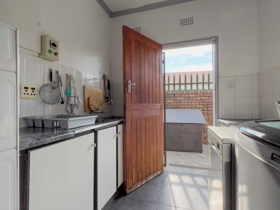 3 Bedroom Property for Sale in Birchleigh North Gauteng