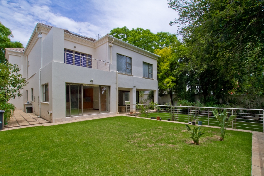 4 Bedroom Property for Sale in Dunkeld Gauteng