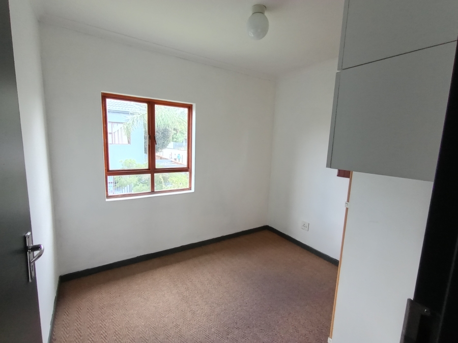 To Let 2 Bedroom Property for Rent in Glen Marais Gauteng