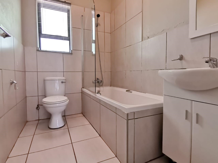 3 Bedroom Property for Sale in Cloverdene Gauteng