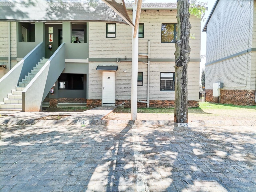 3 Bedroom Property for Sale in Cloverdene Gauteng