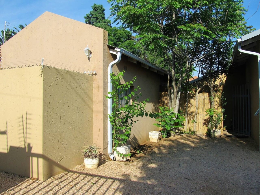 10 Bedroom Property for Sale in Orchards Gauteng