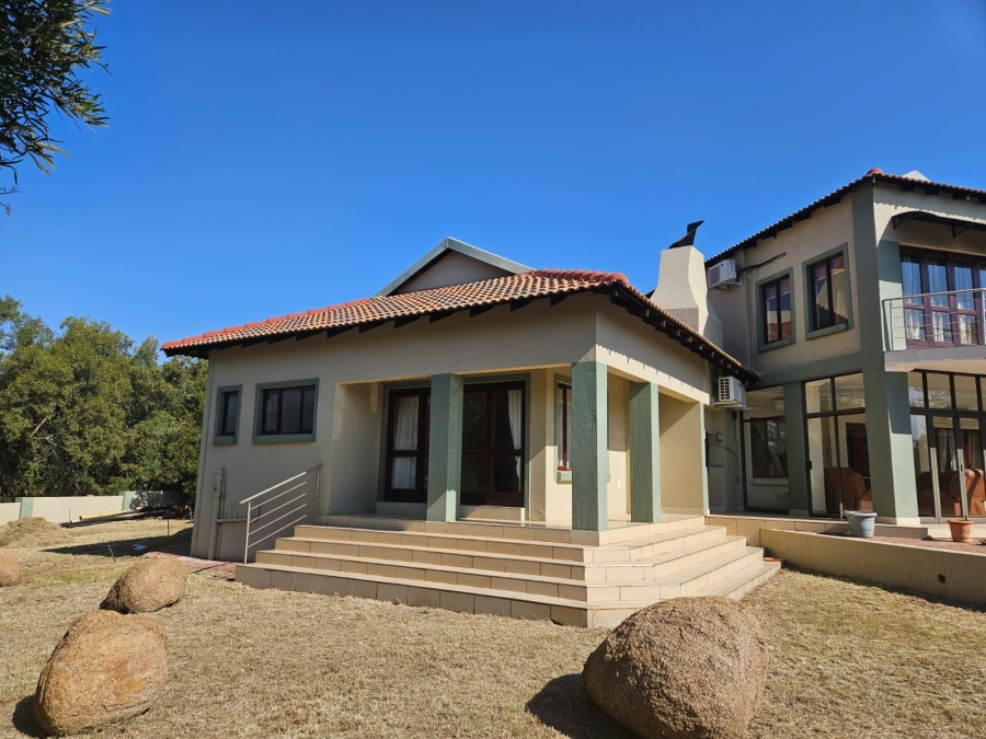 4 Bedroom Property for Sale in Leeuwfontein Gauteng