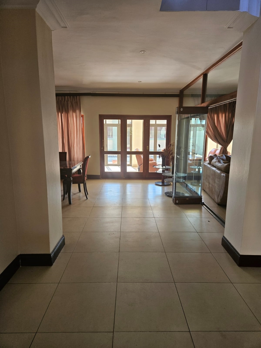 4 Bedroom Property for Sale in Leeuwfontein Gauteng