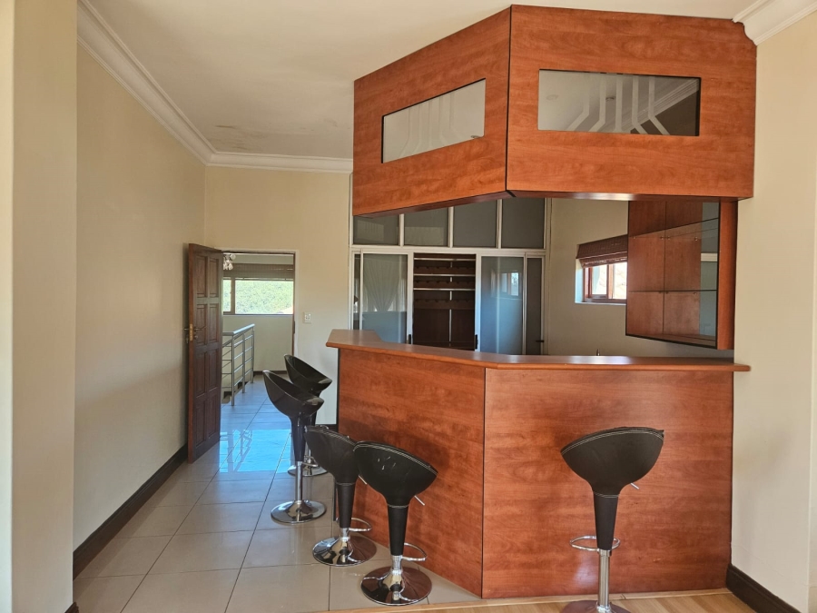 4 Bedroom Property for Sale in Leeuwfontein Gauteng