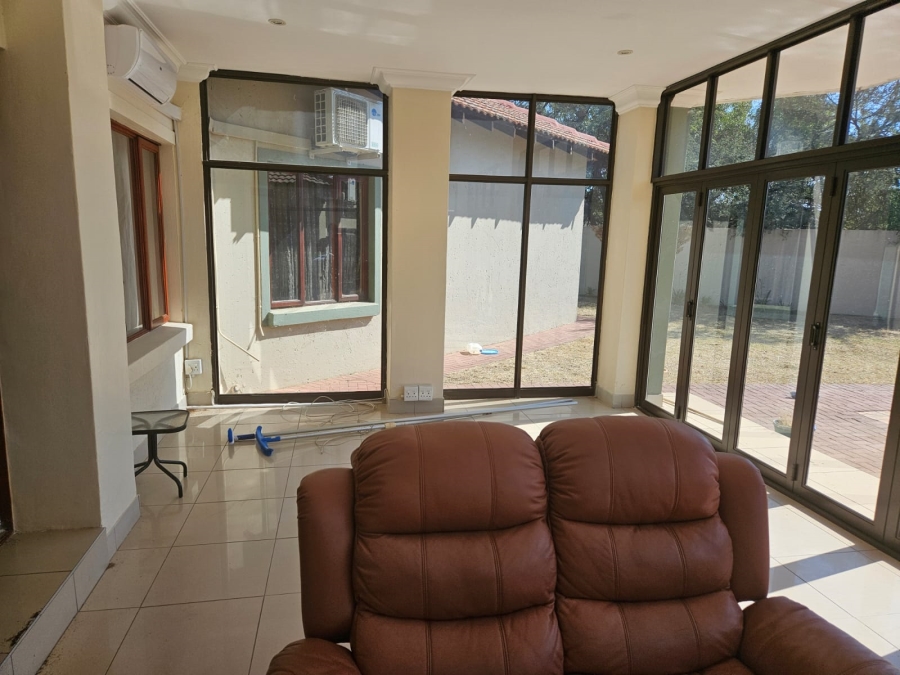 4 Bedroom Property for Sale in Leeuwfontein Gauteng