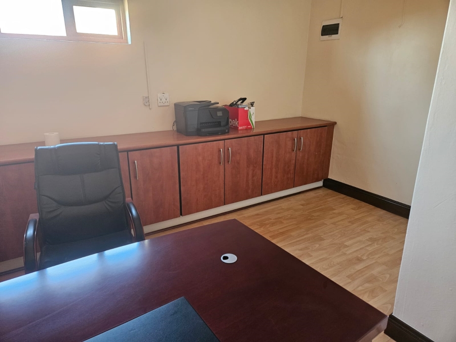 4 Bedroom Property for Sale in Leeuwfontein Gauteng