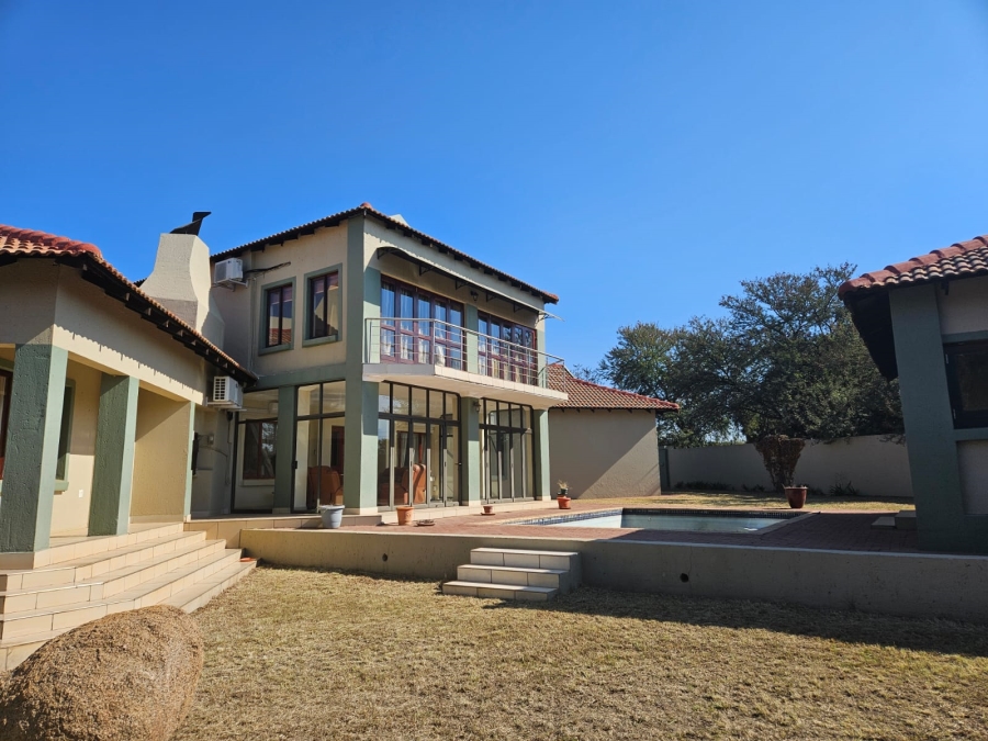 4 Bedroom Property for Sale in Leeuwfontein Gauteng