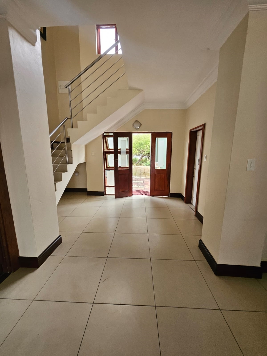 4 Bedroom Property for Sale in Leeuwfontein Gauteng