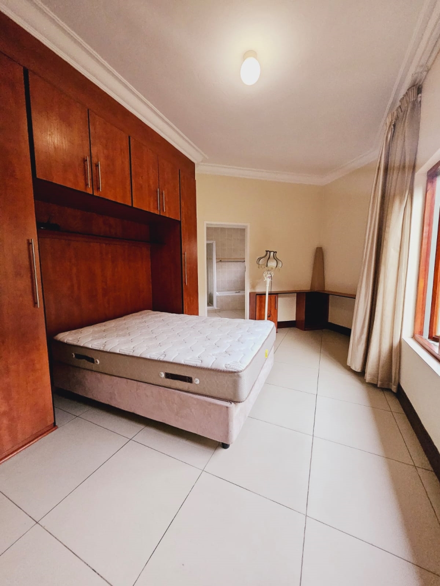 4 Bedroom Property for Sale in Leeuwfontein Gauteng