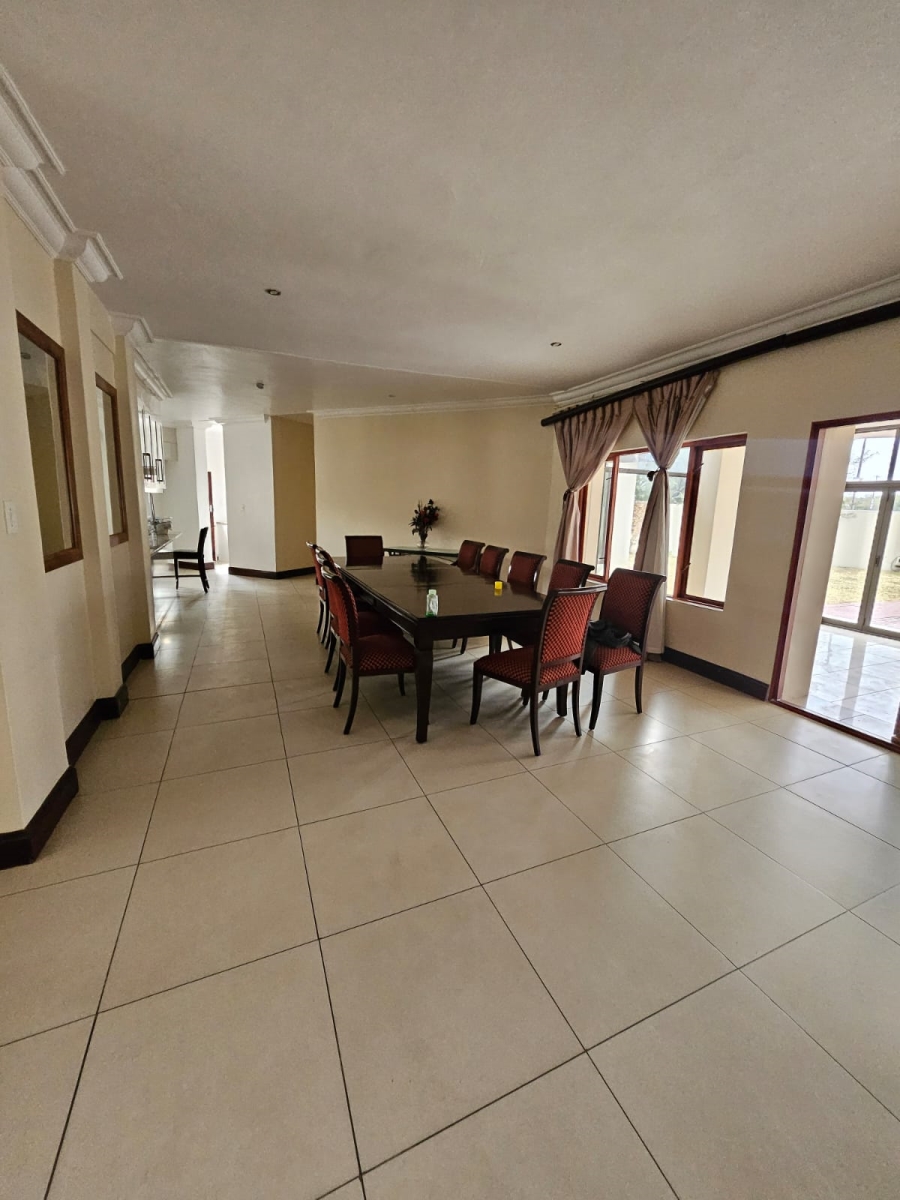 4 Bedroom Property for Sale in Leeuwfontein Gauteng