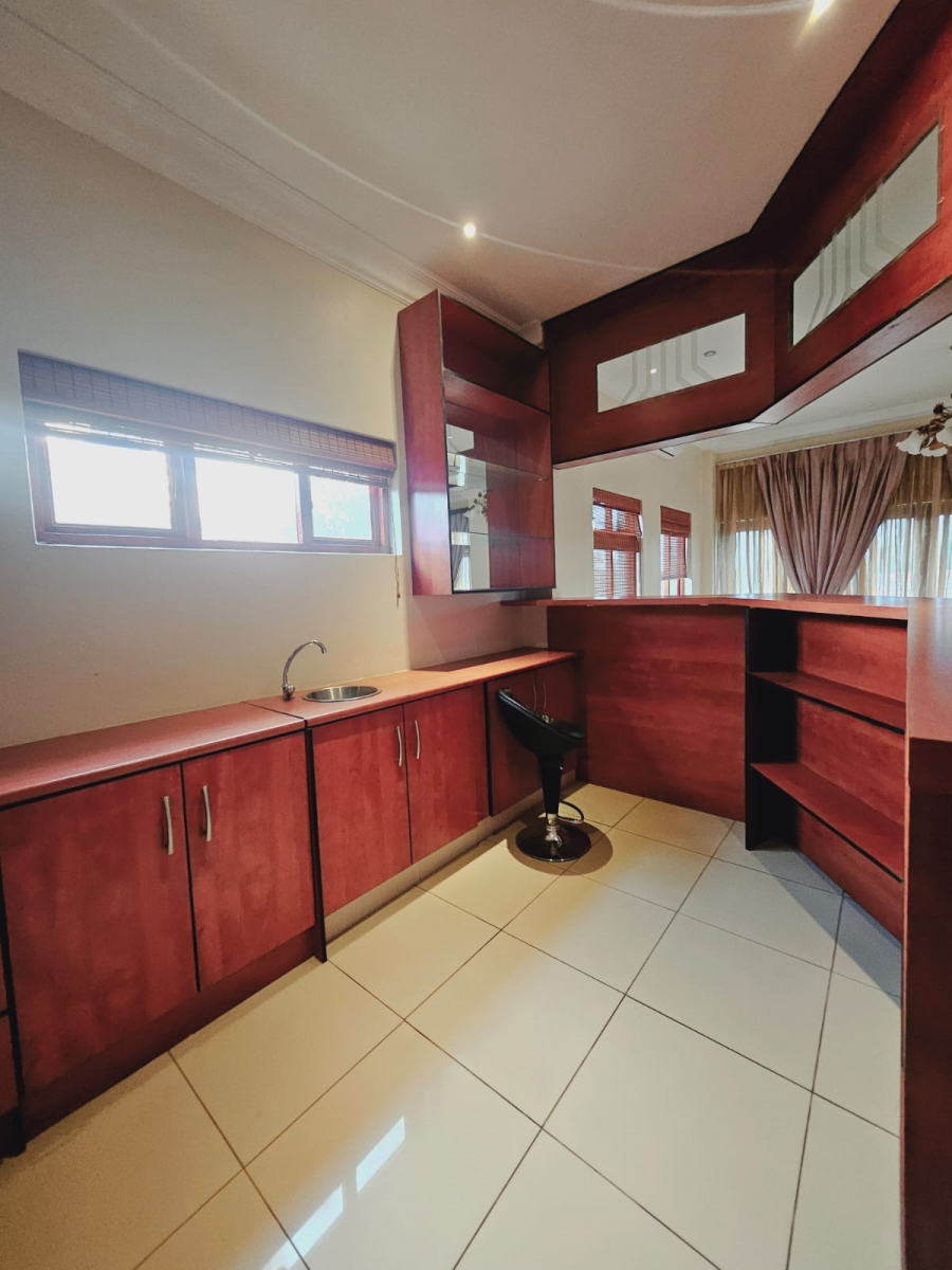 4 Bedroom Property for Sale in Leeuwfontein Gauteng