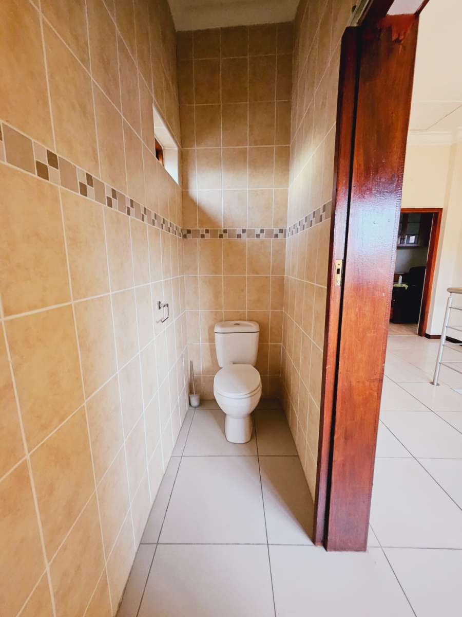 4 Bedroom Property for Sale in Leeuwfontein Gauteng