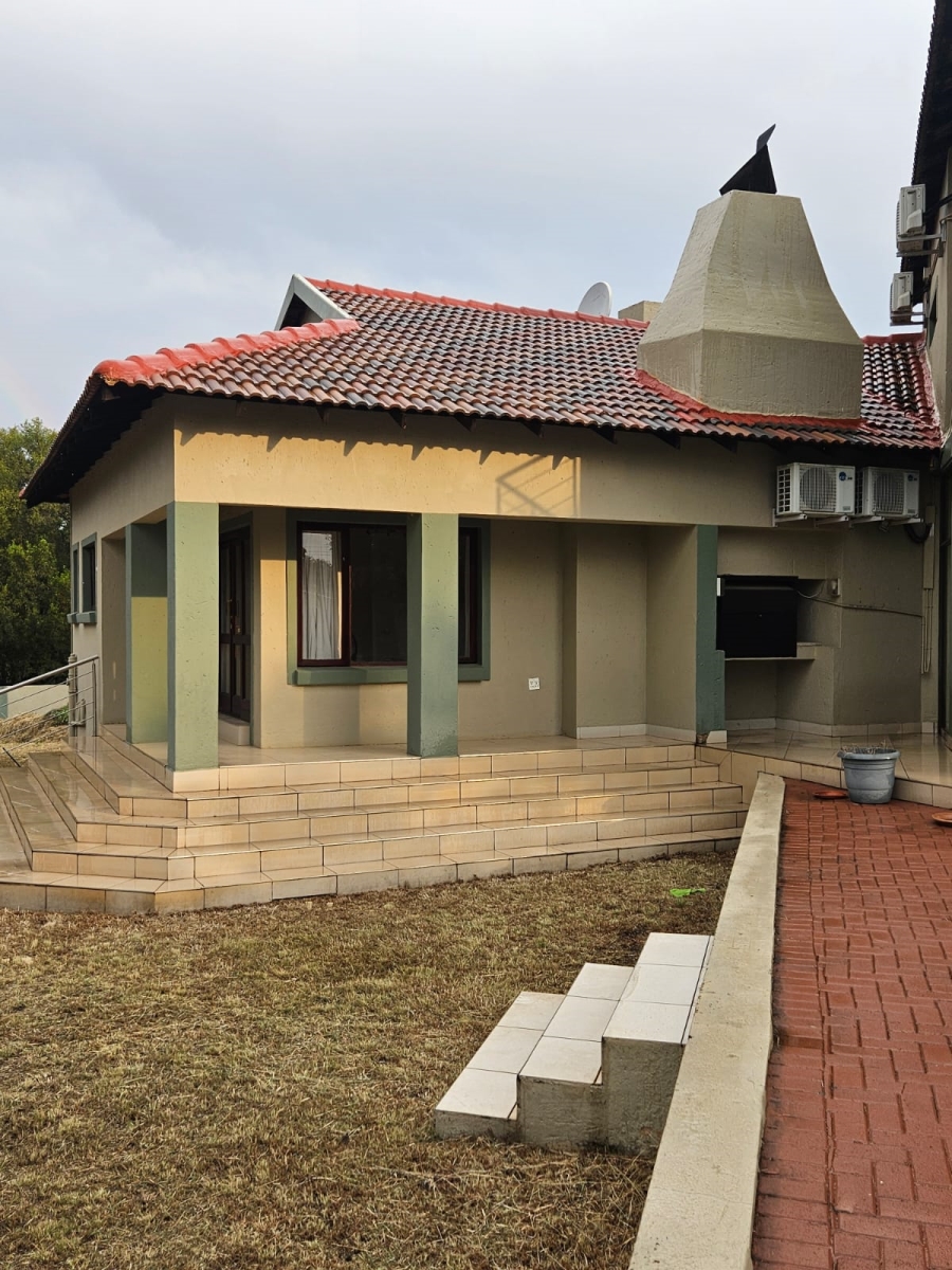 4 Bedroom Property for Sale in Leeuwfontein Gauteng