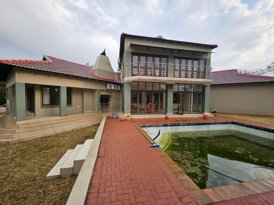 4 Bedroom Property for Sale in Leeuwfontein Gauteng