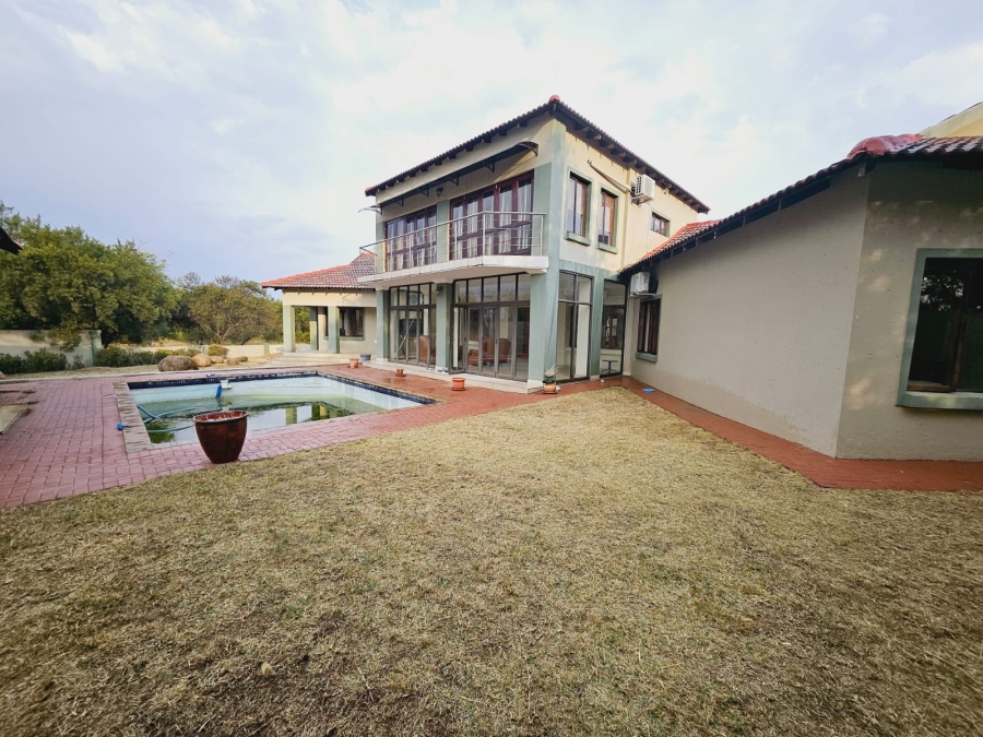 4 Bedroom Property for Sale in Leeuwfontein Gauteng