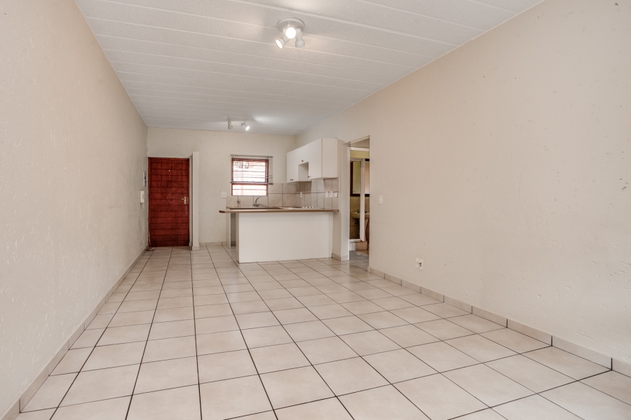 1 Bedroom Property for Sale in Magaliessig Gauteng