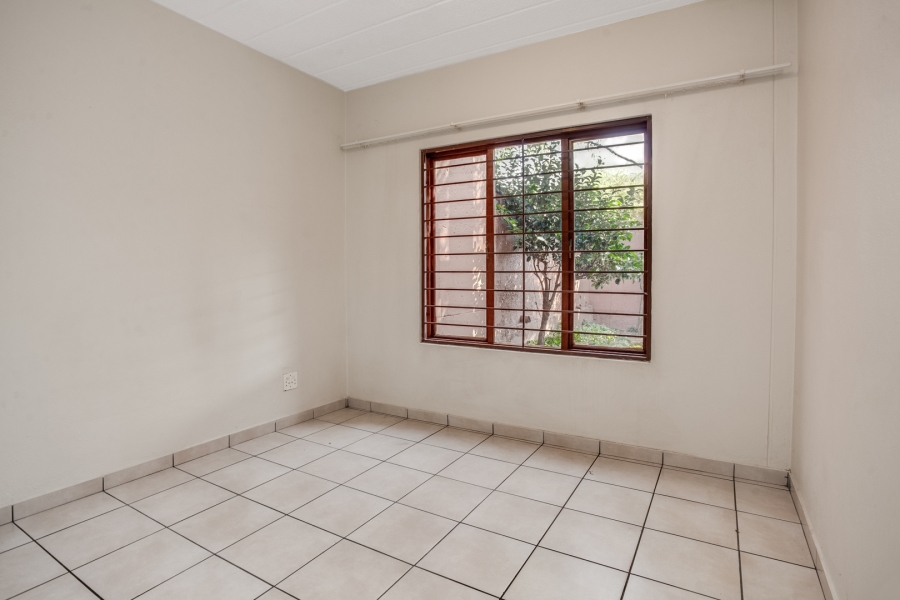 1 Bedroom Property for Sale in Magaliessig Gauteng