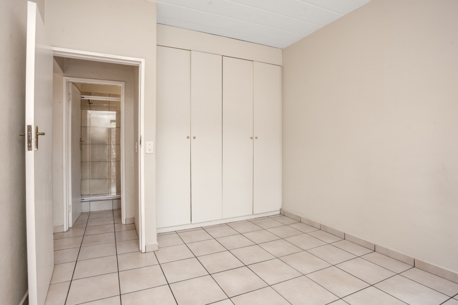 1 Bedroom Property for Sale in Magaliessig Gauteng